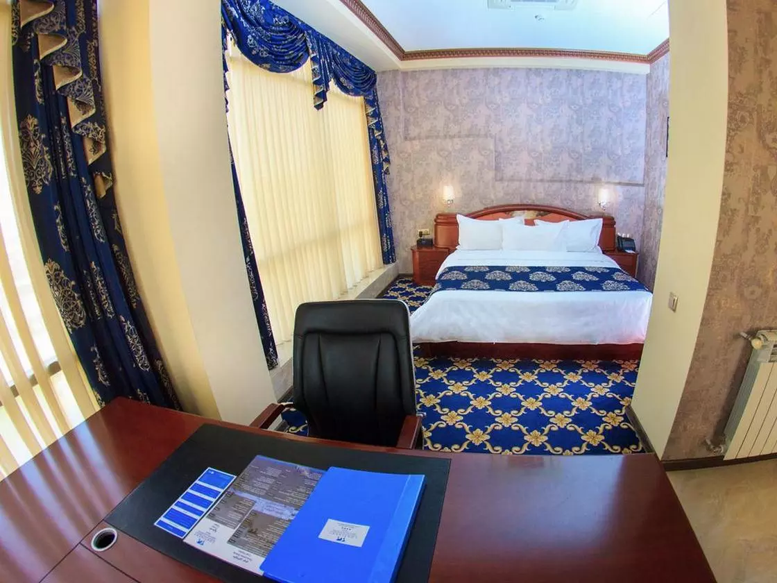 CRONPALACE_SHABAVIZ (4).jpg